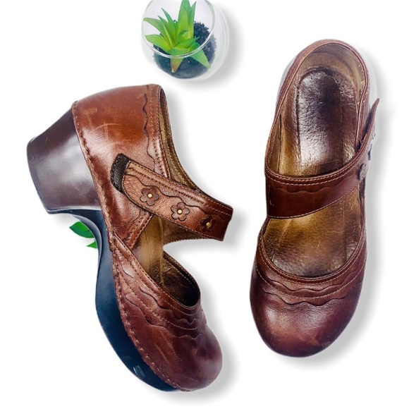 Dansko Shoes - Dansko brown leather Mary Jane clogs